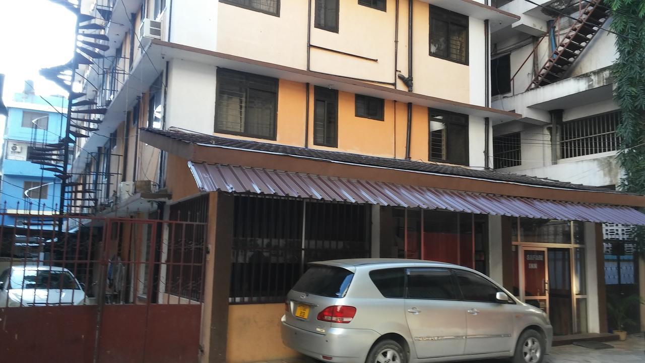 Safari Inn Dar es Salaam Exterior foto